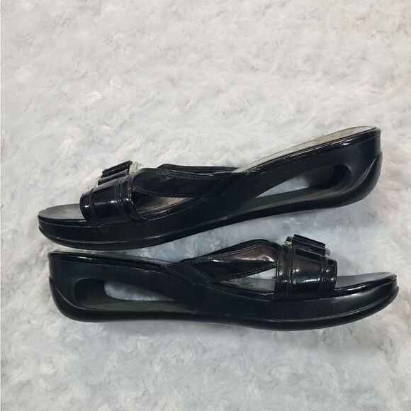 Calvin Klein 7.5 Yanni slide wedge cut out heel - Picture 7 of 7